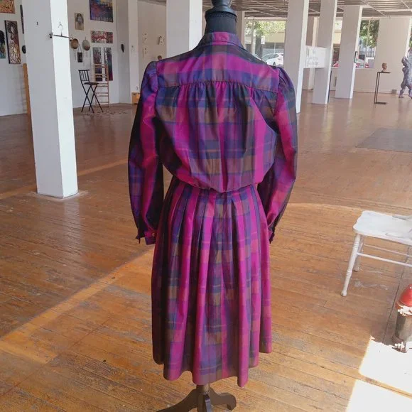 Plaid purple long sleeve Button front dress - Picture 4 of 11